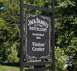 Jack Daniels company sign&nbsp;hochgeladen von&nbsp;anonym, 09.06.2015