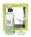Yu Gin mit Glas
