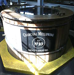 Jack Daniels charcoal mellowing tank&nbsp;hochgeladen von&nbsp;anonym, 09.06.2015