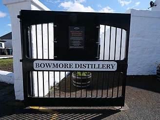 Bowmore entrance gate&nbsp;hochgeladen von&nbsp;anonym, 13.07.2023