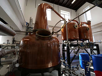 Islay Rum pot and twin retort still&nbsp;hochgeladen von&nbsp;anonym, 17.05.2023