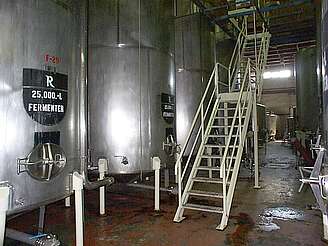Forty Creek fermenters&nbsp;hochgeladen von&nbsp;anonym, 26.08.2014