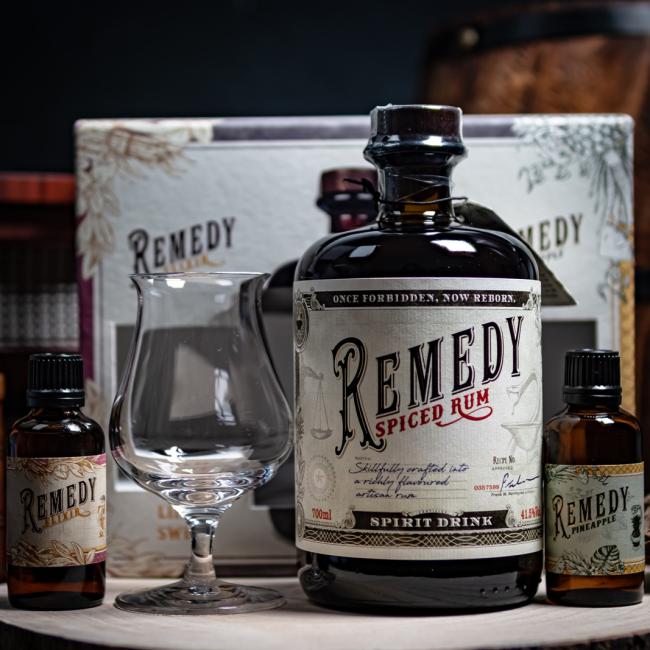 Remedy Spiced Rum + Elixir & Pineapple Miniatur (B-Ware) 