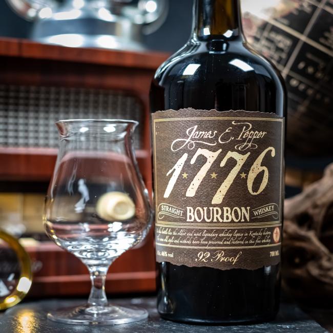 1776 Bourbon incl. free Fee Brothers Fee Foam 